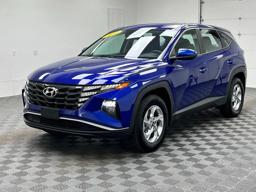Used 2023 Blue Hyundai SE image 2