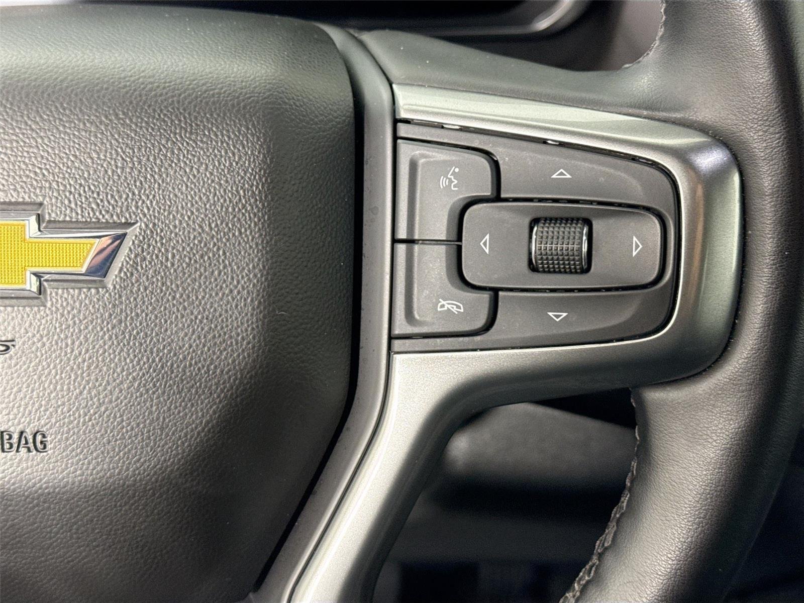 Used 2024 Summit White Chevrolet LT image 18