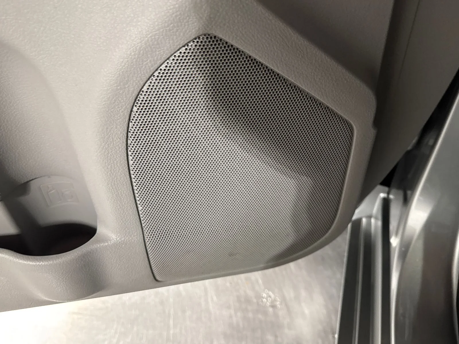 Used 2016 Celestial Silver Metallic Toyota XLE image 17