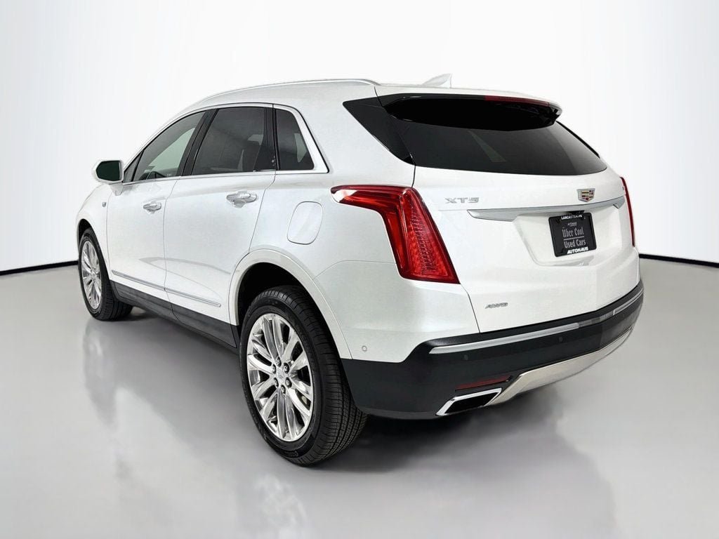 Used 2018 Crystal White Tricoat Cadillac AWD 4dr Platinum image 5