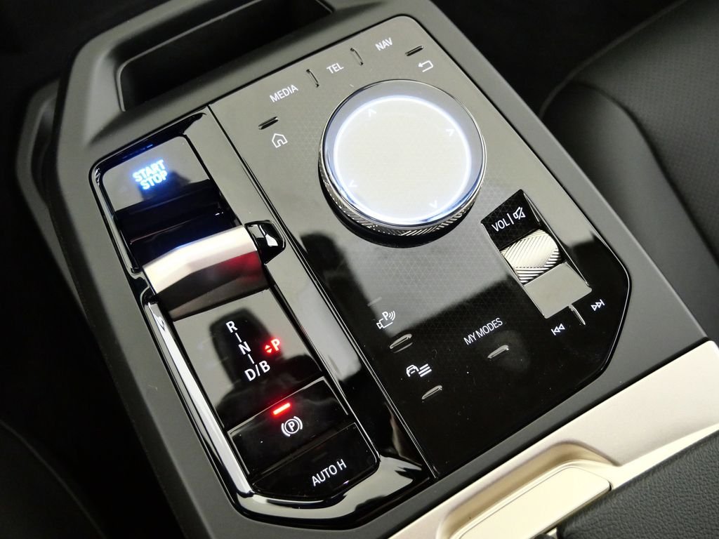 2026 BMW iX 60 - Photo 47