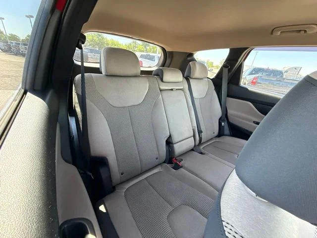 Used 2019 Red Hyundai SE image 34