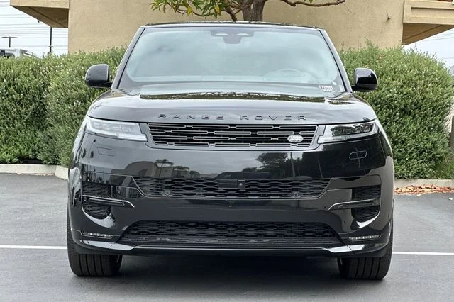 New 2026 Santorini Black Land Rover Dynamic SE image 8