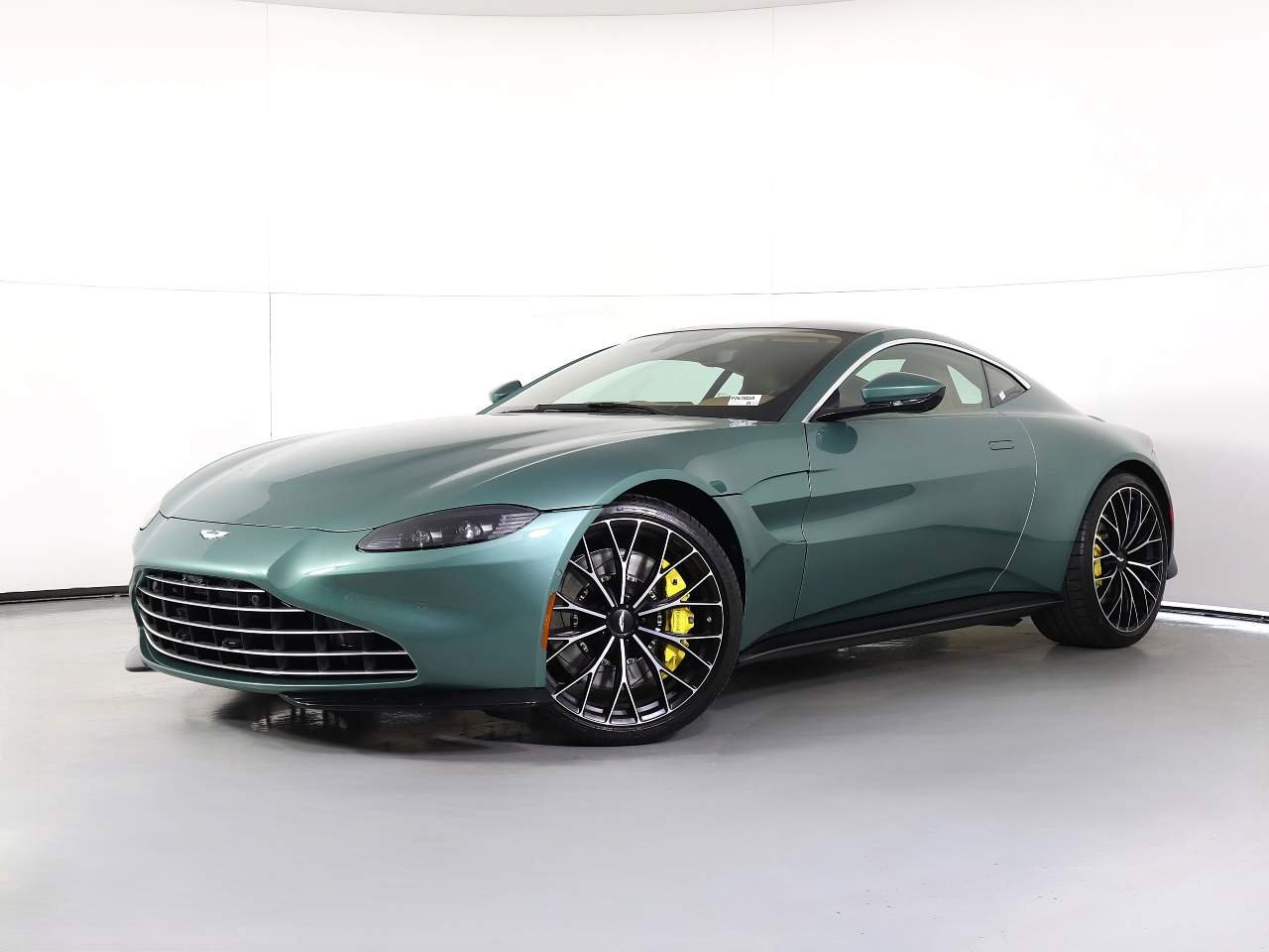 2022 Aston Martin Vantage F1's photo