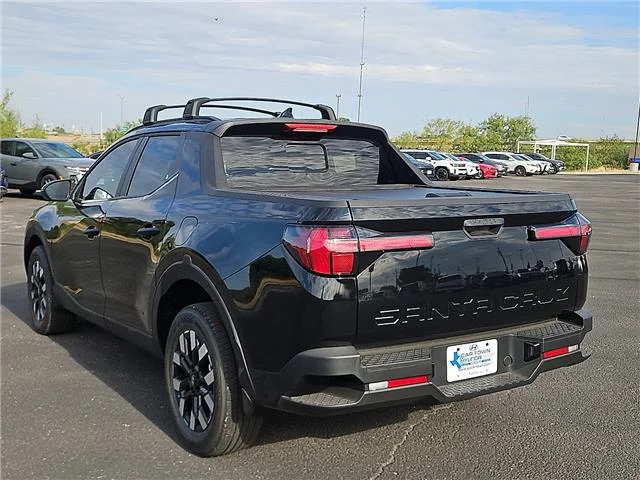 New 2027 Phantom Black Hyundai SEL Activity image 3