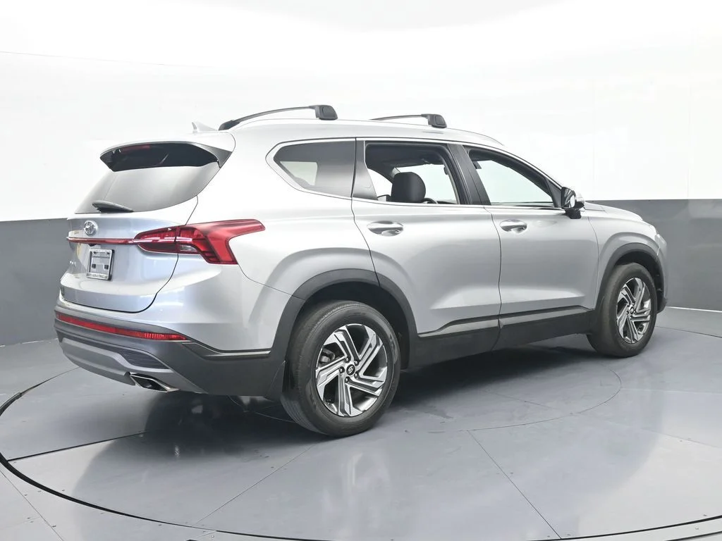 Used 2023 Shimmering Silver Pearl Hyundai SEL image 5
