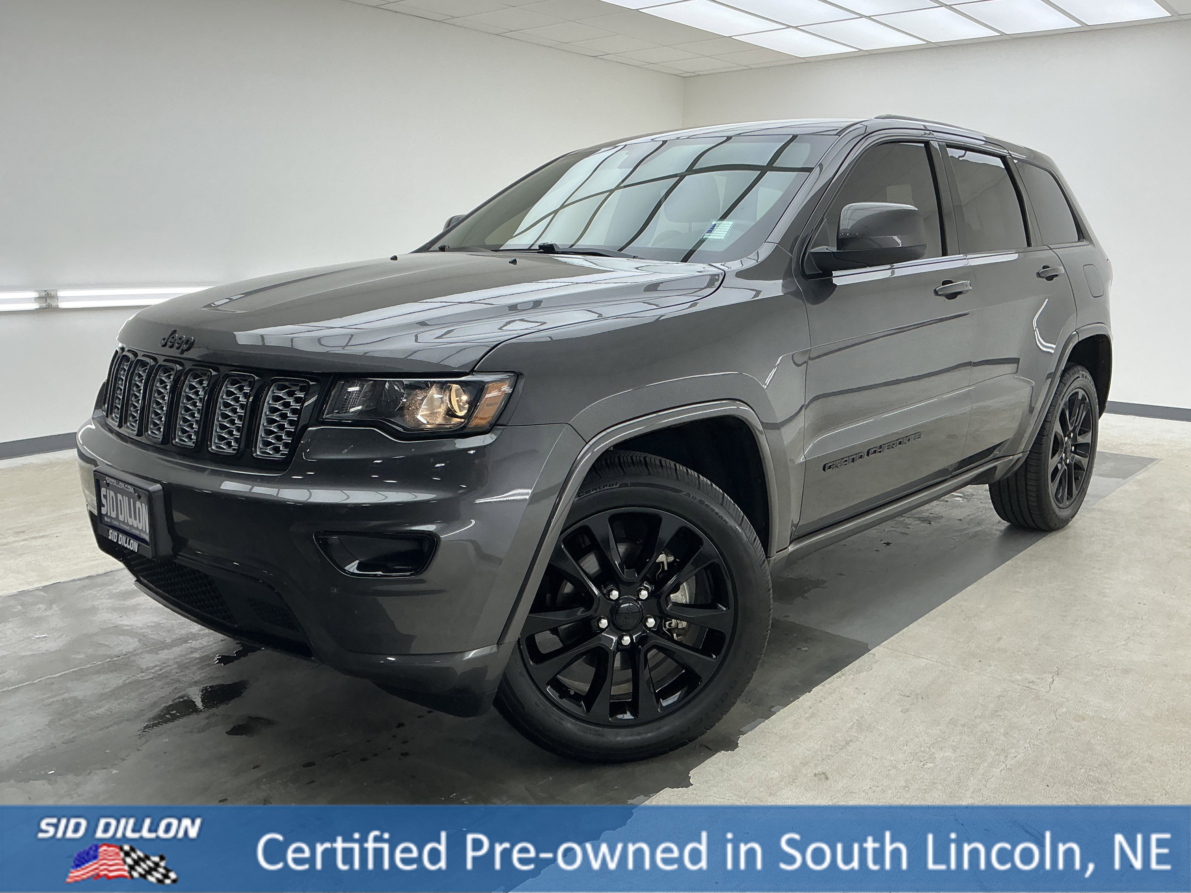 2019 Jeep Grand Cherokee Altitude 4WD's photo