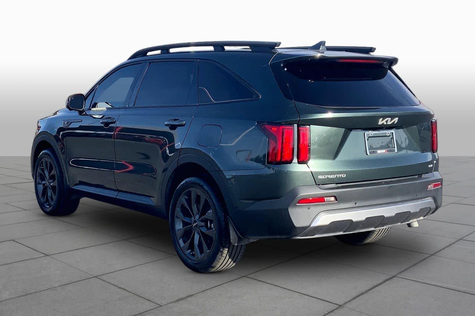 Used 2023 Aruba Green Kia X-Line SX Prestige image 12