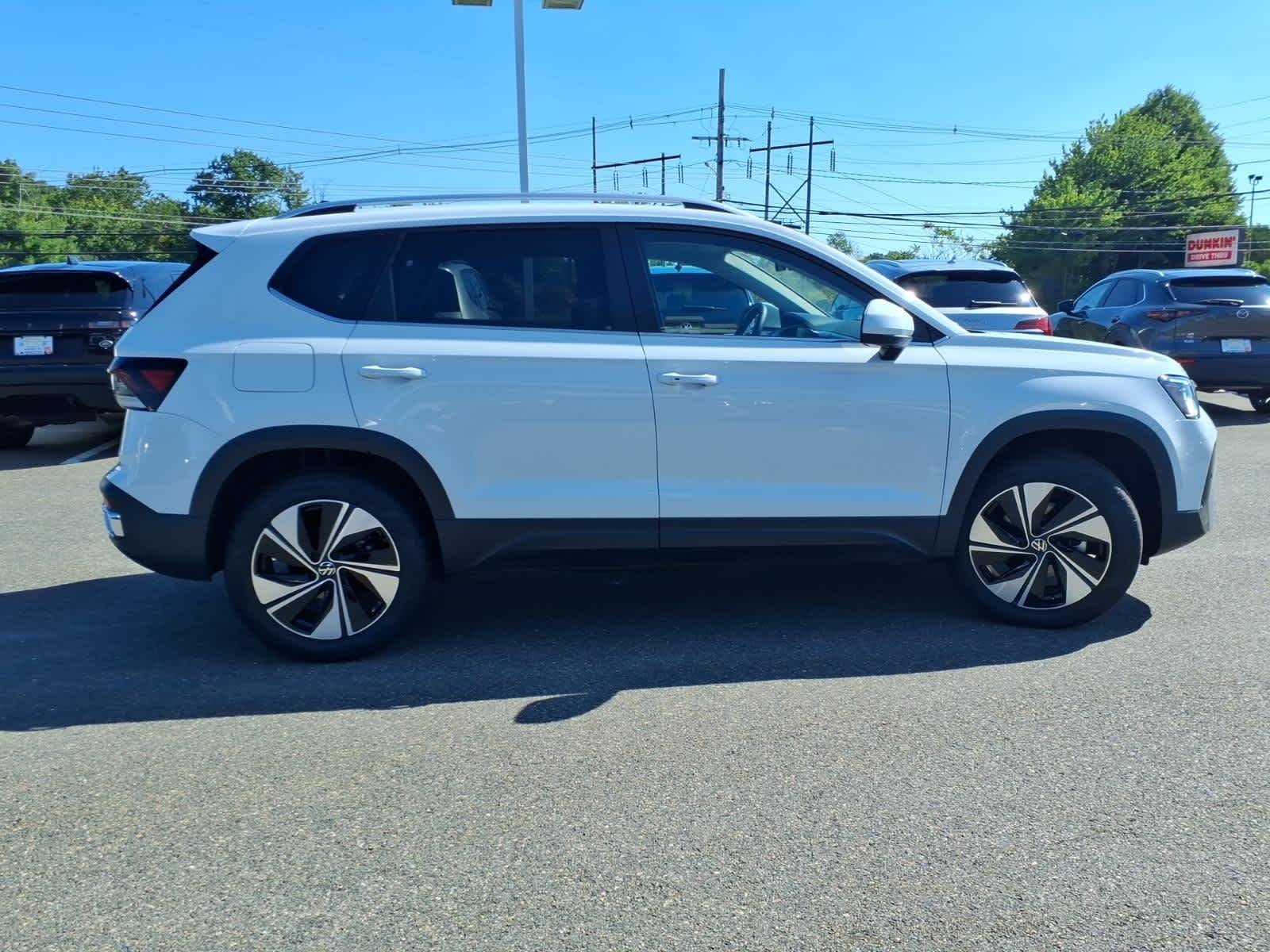 Certified Used 2025 Pure White Volkswagen SE image 4