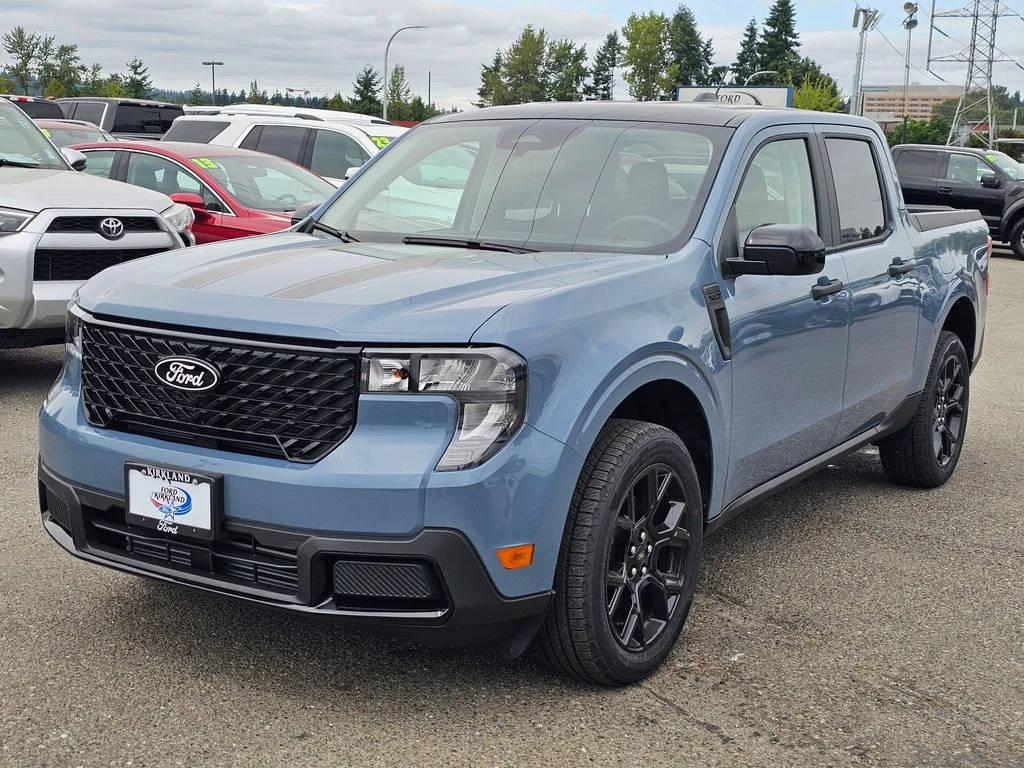 New 2025 Azure Gray Metallic Tri-Coat Ford XLT image 3