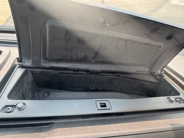 Used 2018 Bright White Clearcoat Ram Base image 19