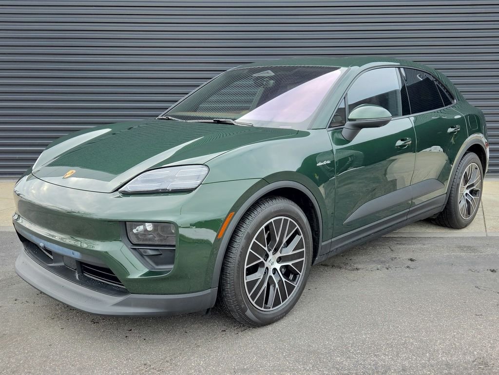 2025 Porsche Macan Base