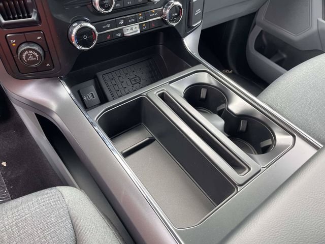 New 2026 Carbonized Gray Metallic Ford XLT image 7
