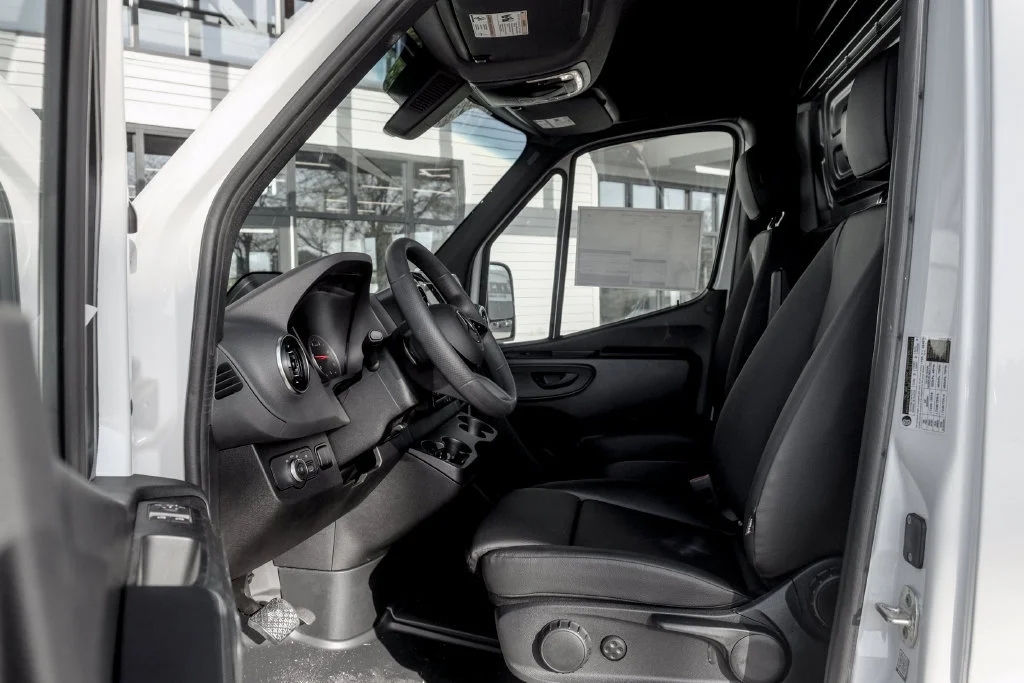 New 2026 Arctic+White Mercedes-Benz Cargo 144 WB image 42