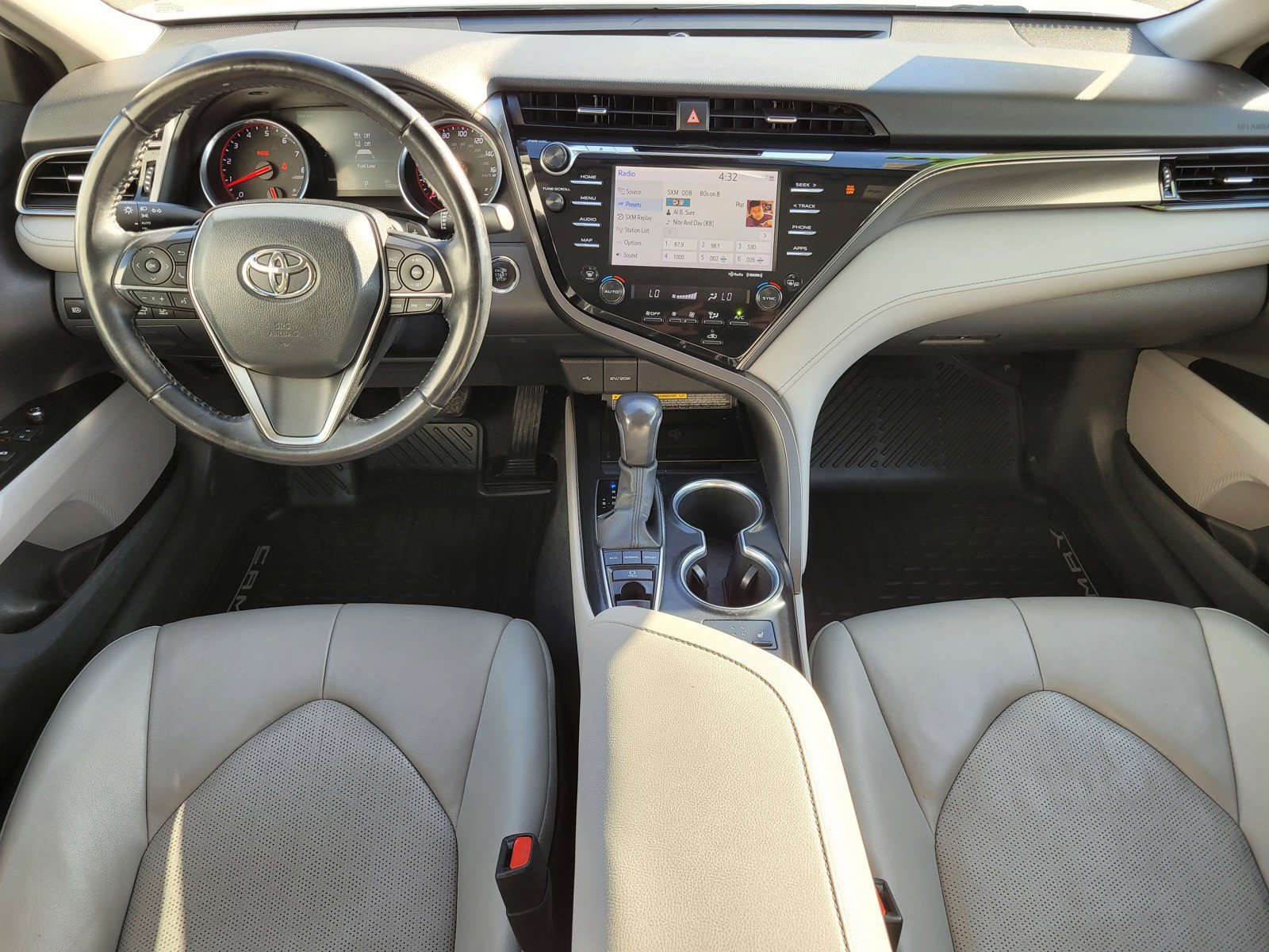 Used 2020 WIND CHILL PEARL Toyota XSE image 14
