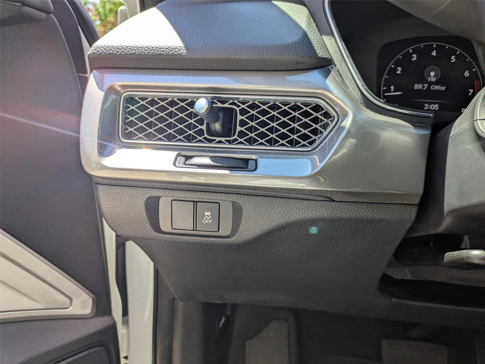 Used 2024 Platinum White Pearl Acura  image 16