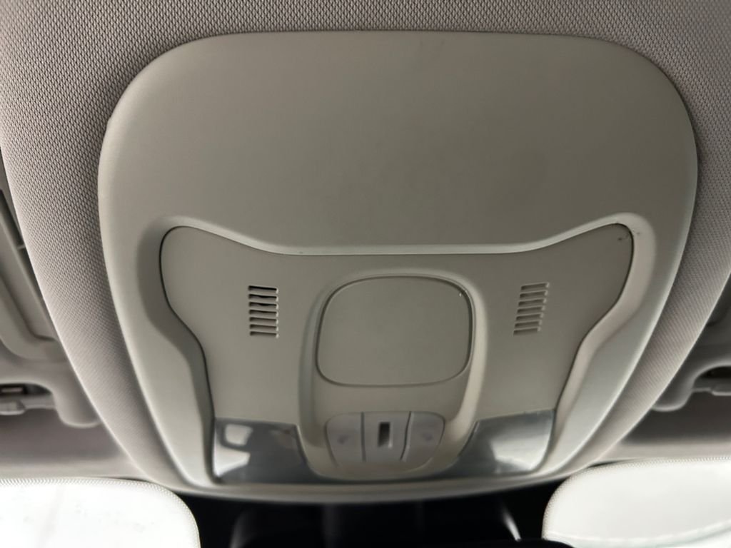 Used 2017 Black Jeep Latitude image 29