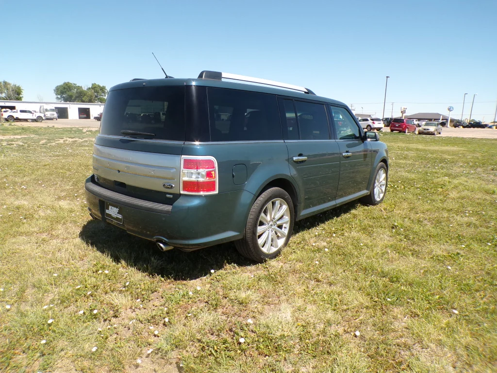 Used 2016 Too Good To Be Blue Metallic Ford Limited image 5