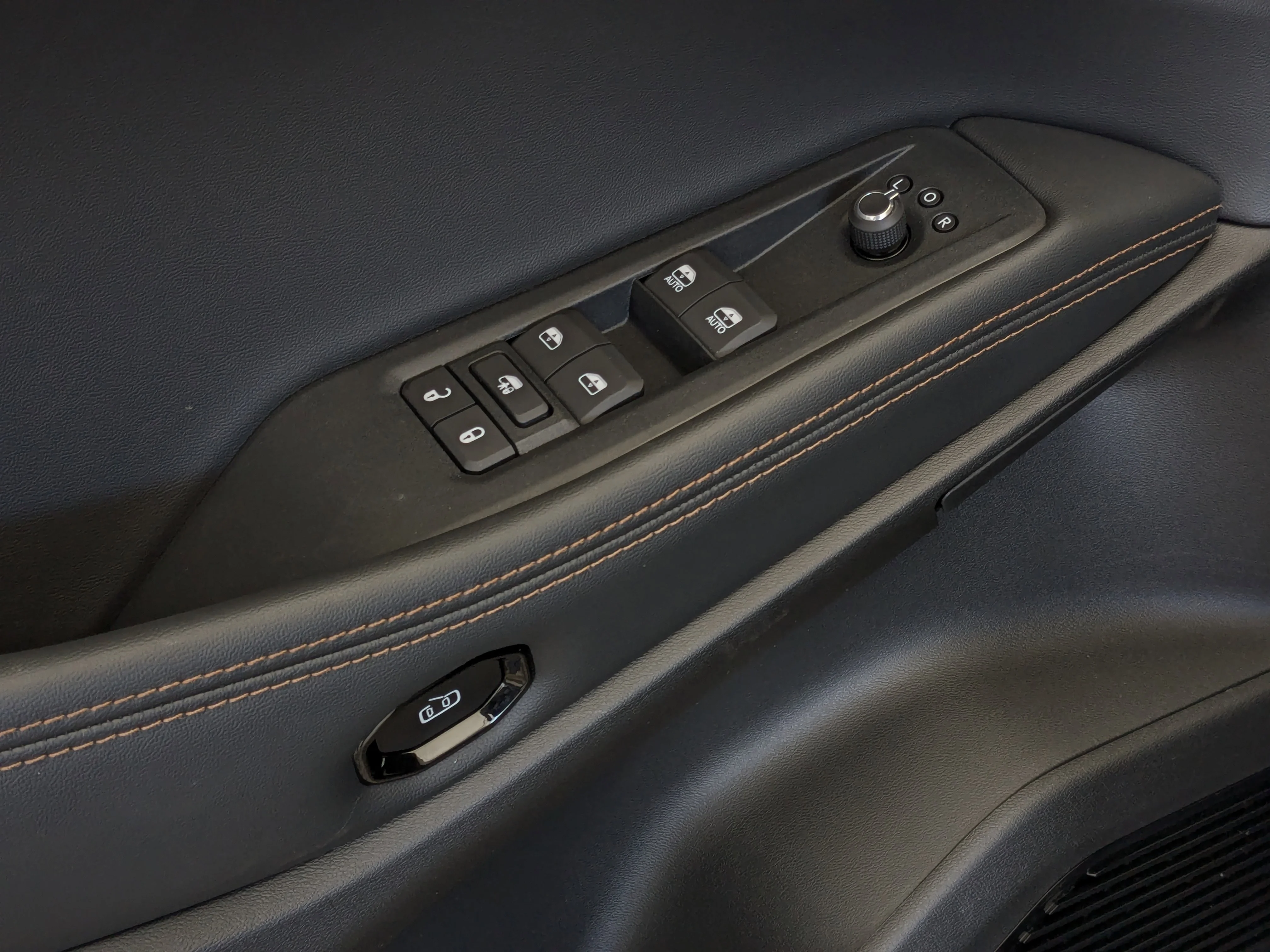 New 2026 Black Jeep Limited - - 1.6L Hybrid - Tech Group - Navigation - 9 Speakers - Hands-free Liftgate & More image 15