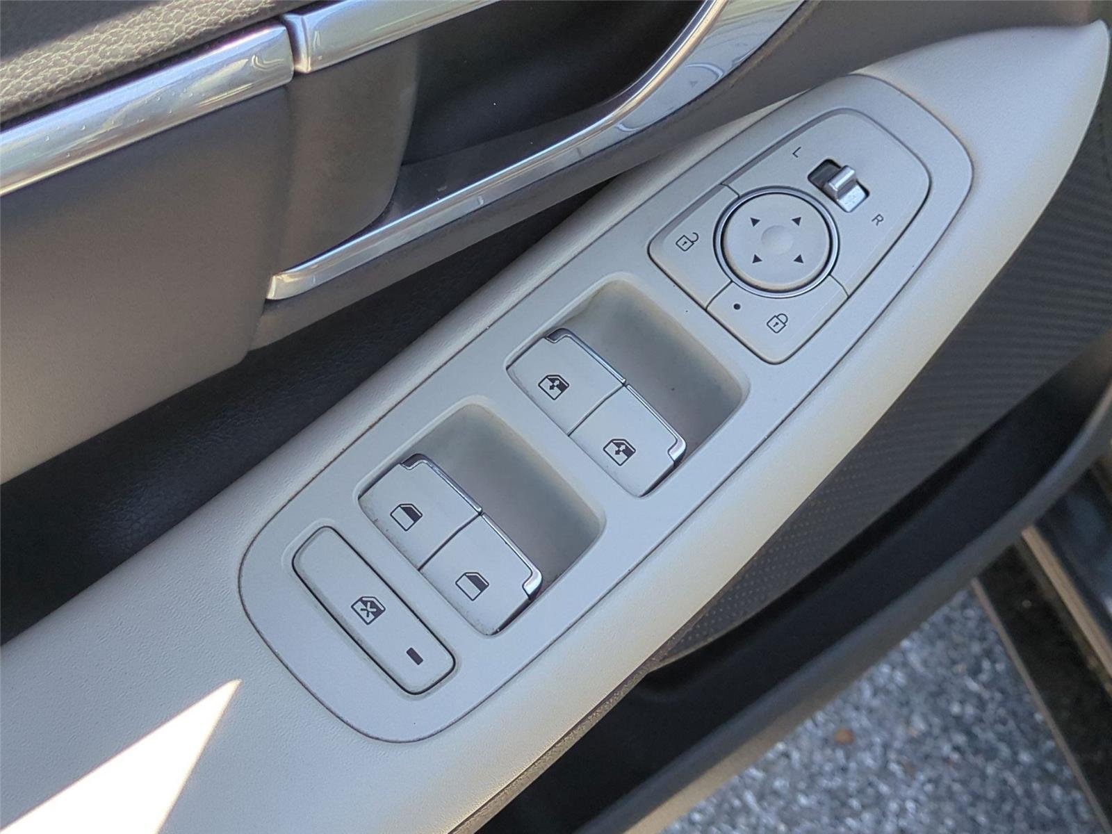 Used 2022 Portofino Gray Hyundai SEL image 16
