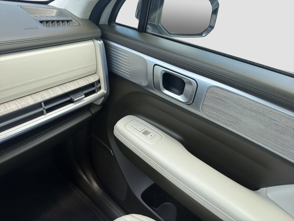 Used 2024 White Hyundai Calligraphy image 28