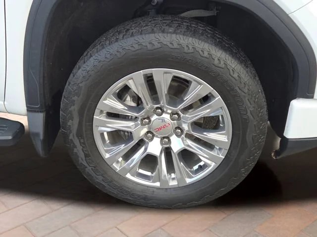 Used 2023 Summit White GMC Denali image 4