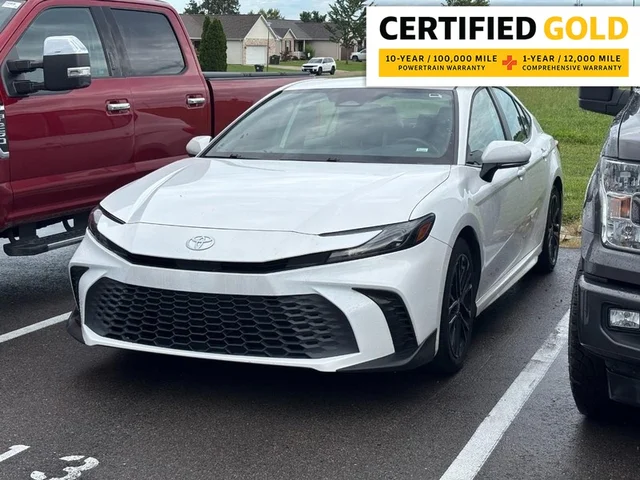 2025 Toyota Camry SE