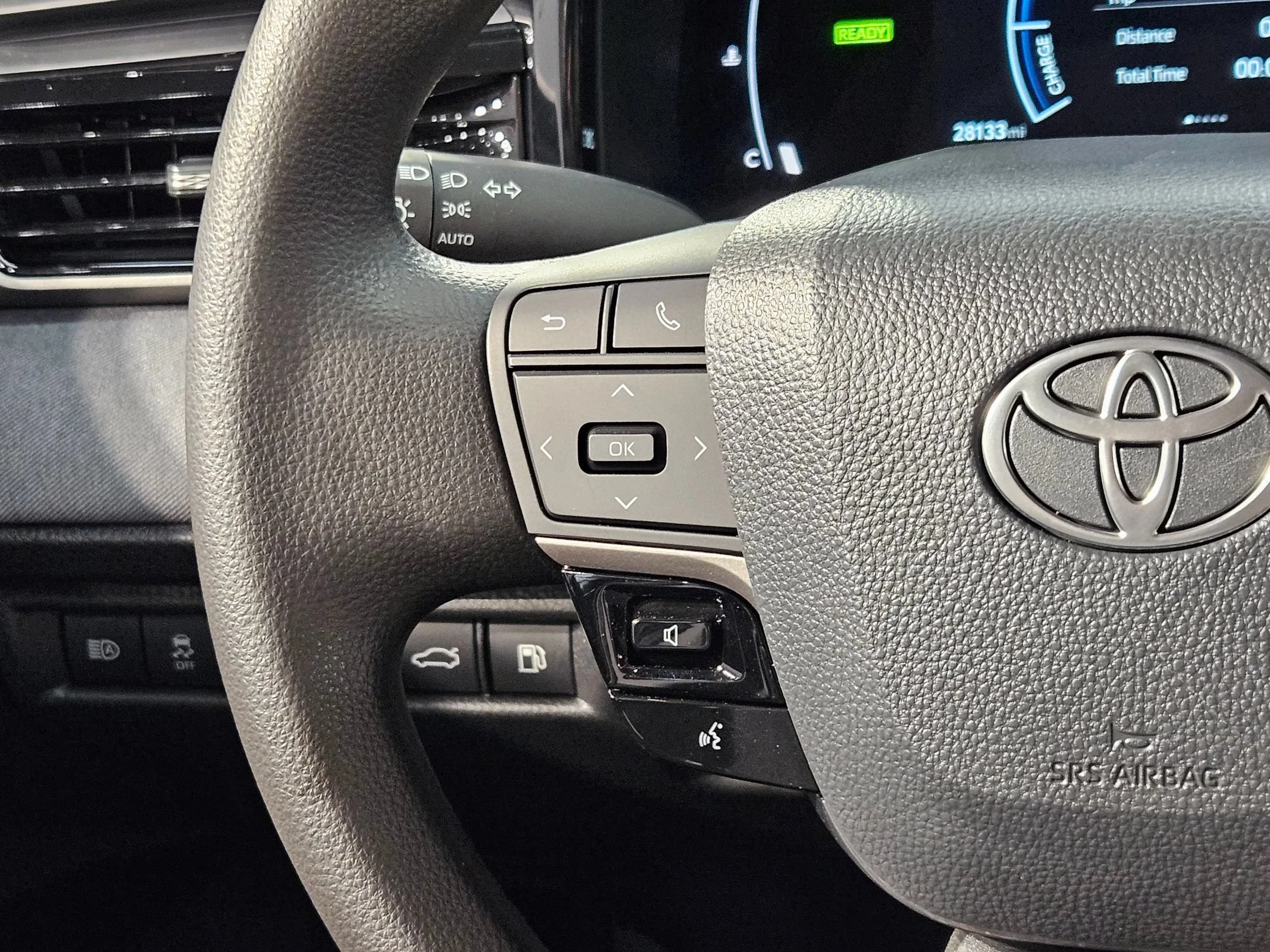 Used 2025 Underground Toyota LE image 27