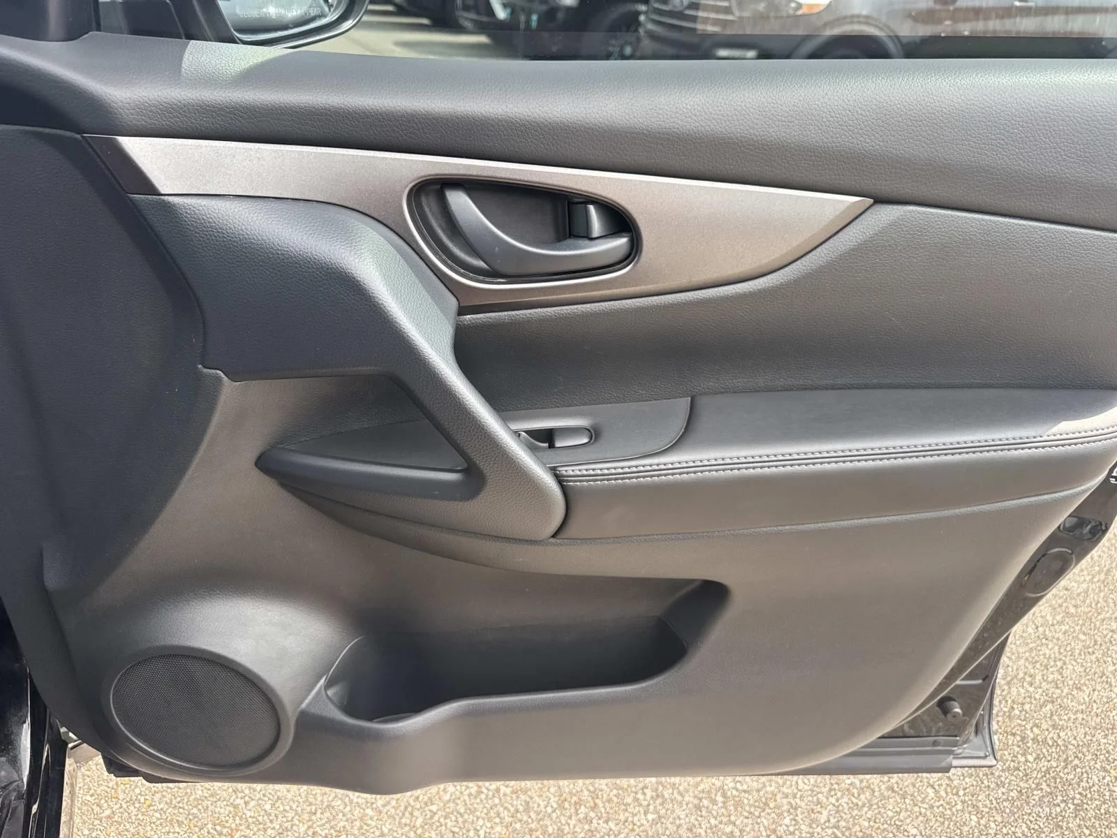 Used 2021 Black Nissan S image 14