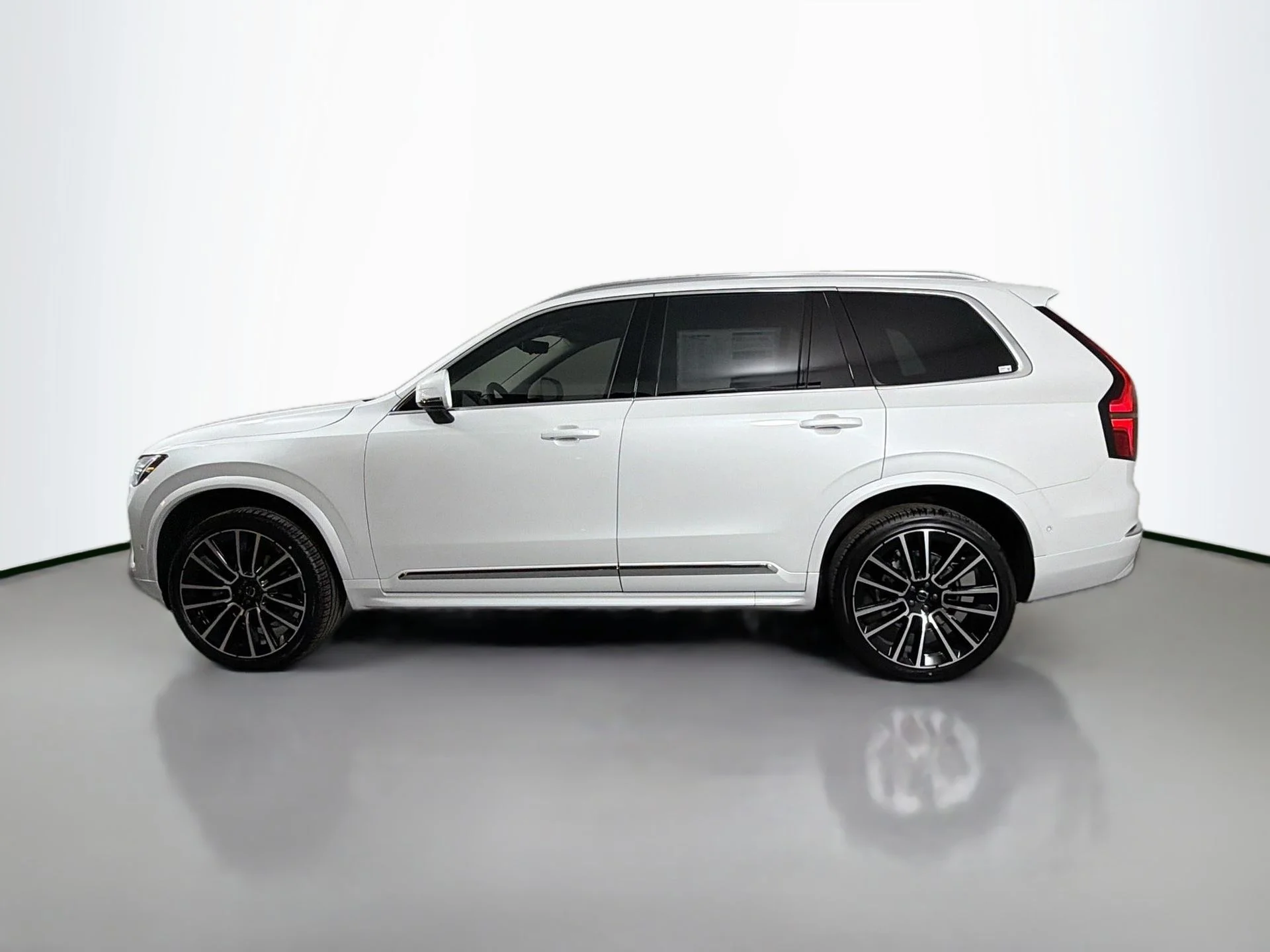 New 2026 Crystal White Volvo Plus image 8
