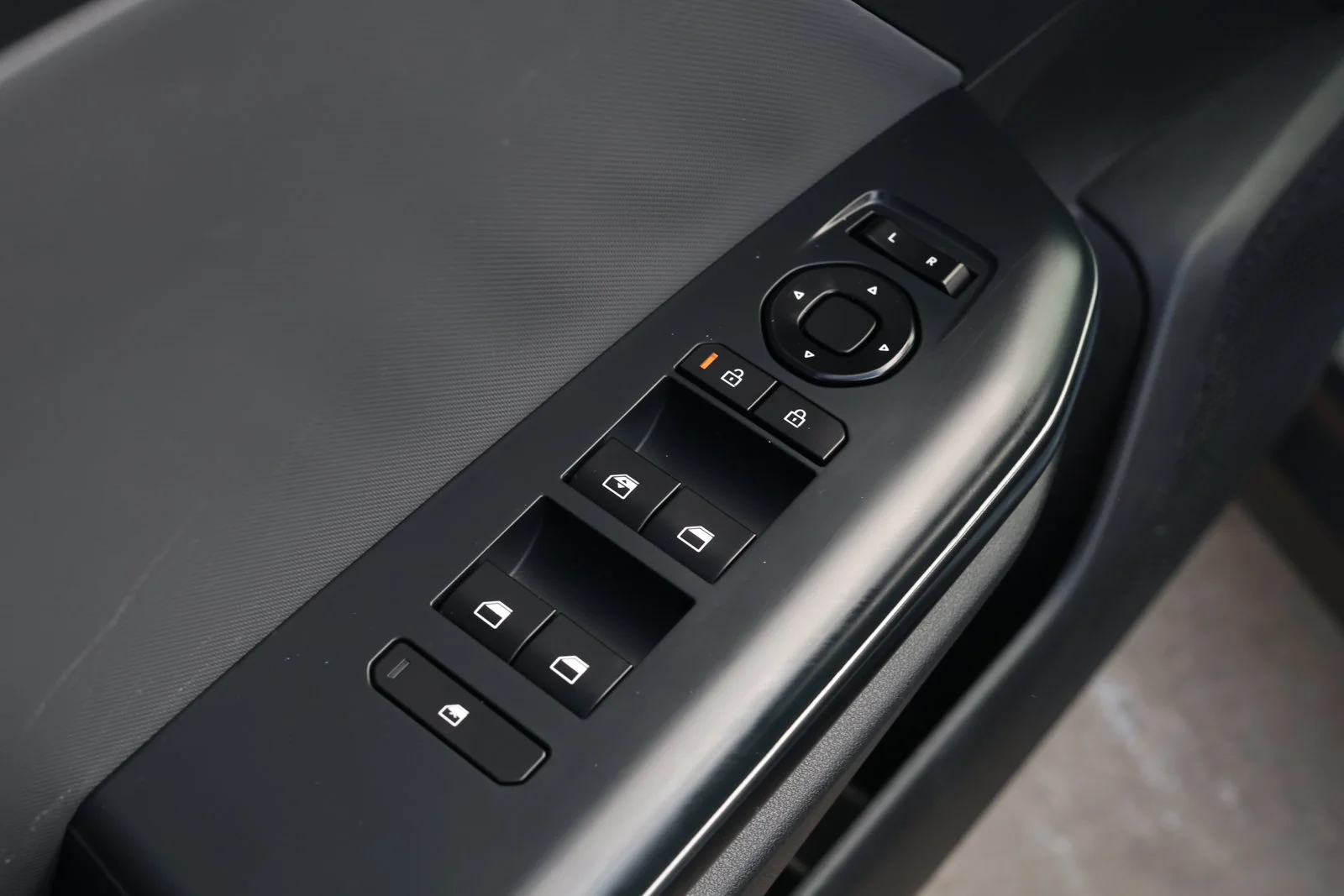 2025 Kia K4 LXS - Photo 25
