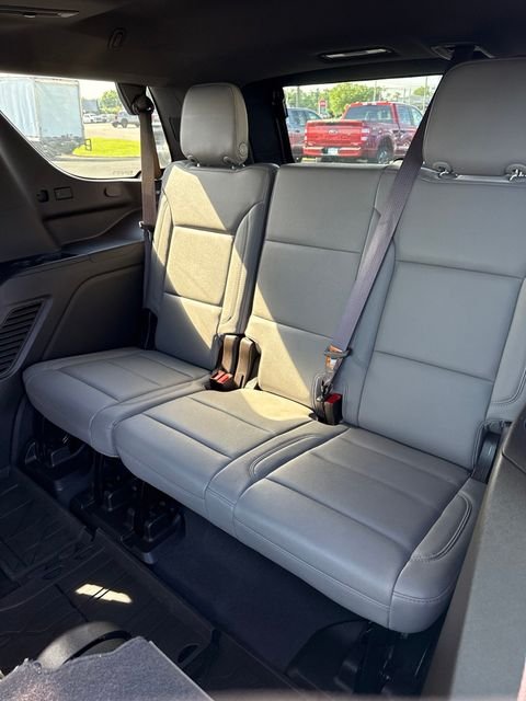 Used 2022 Black Chevrolet Z71 image 12