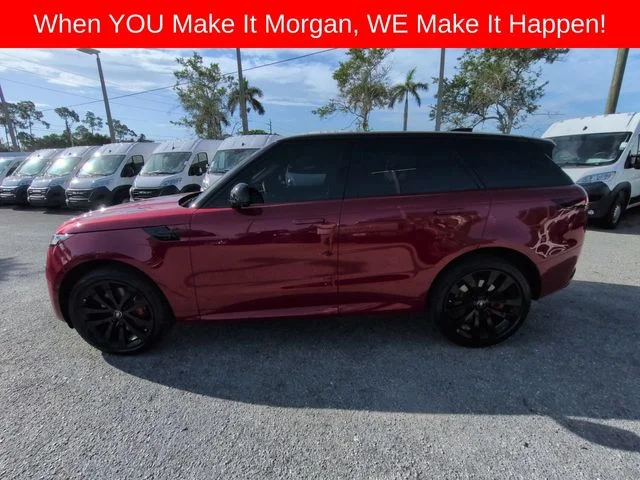 Used 2025  Land Rover Dynamic SE image 10