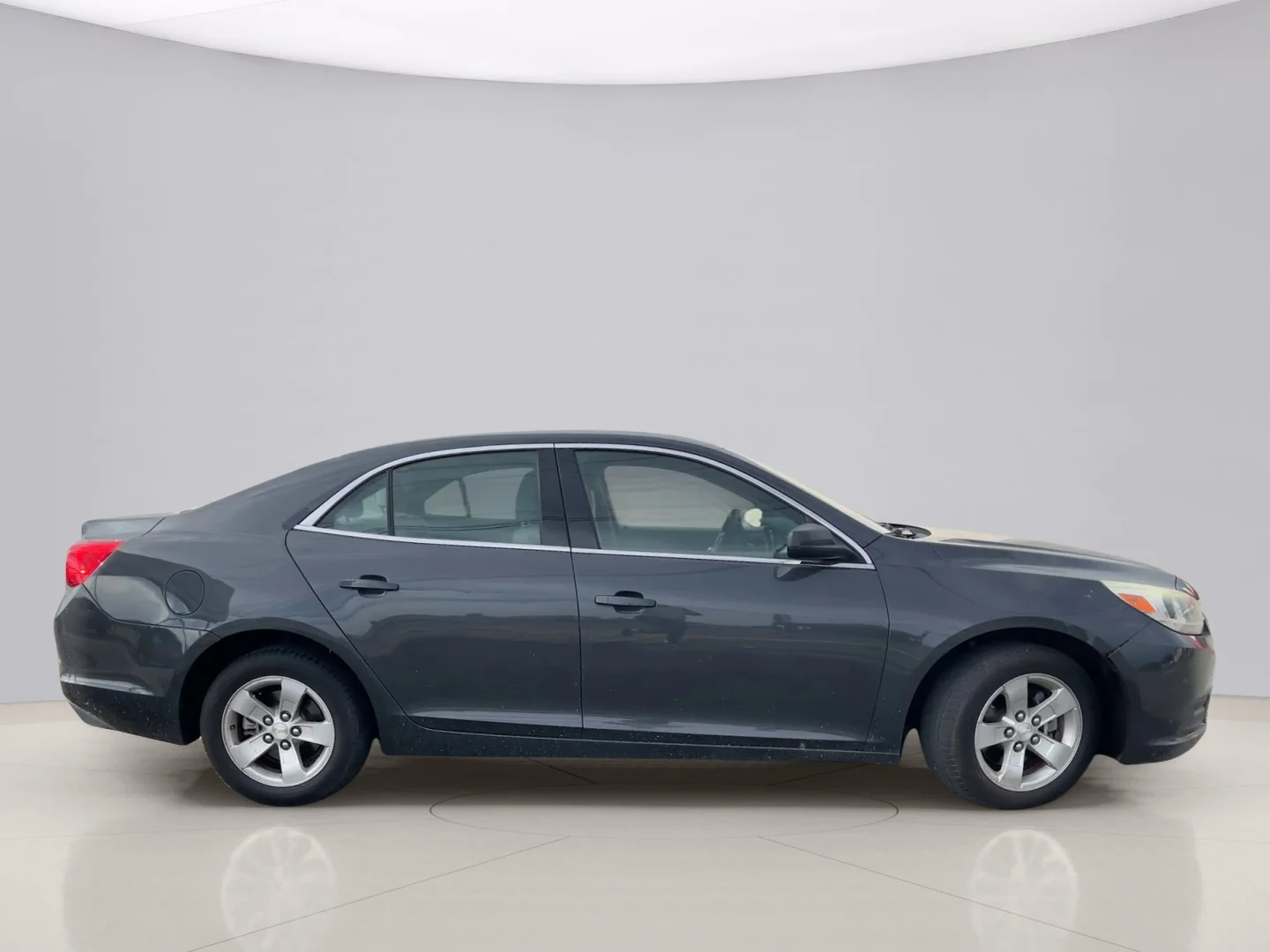 Used 2015 Gray Chevrolet LS image 7