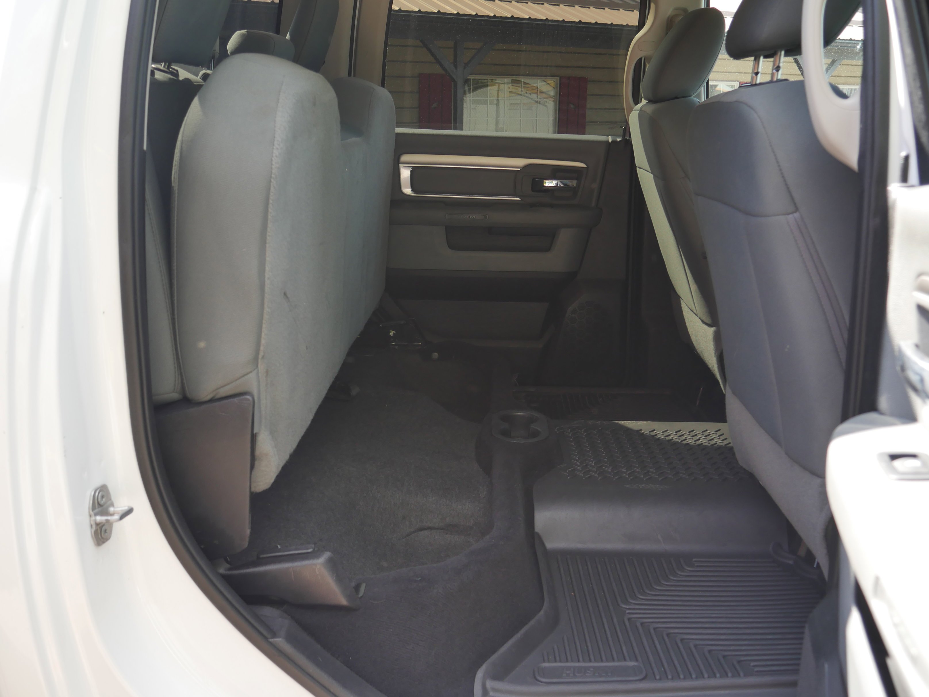 Certified Used 2018 Bright White Clearcoat Ram SLT image 27