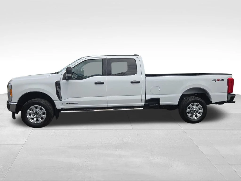 Used 2023 White Ford XLT image 14