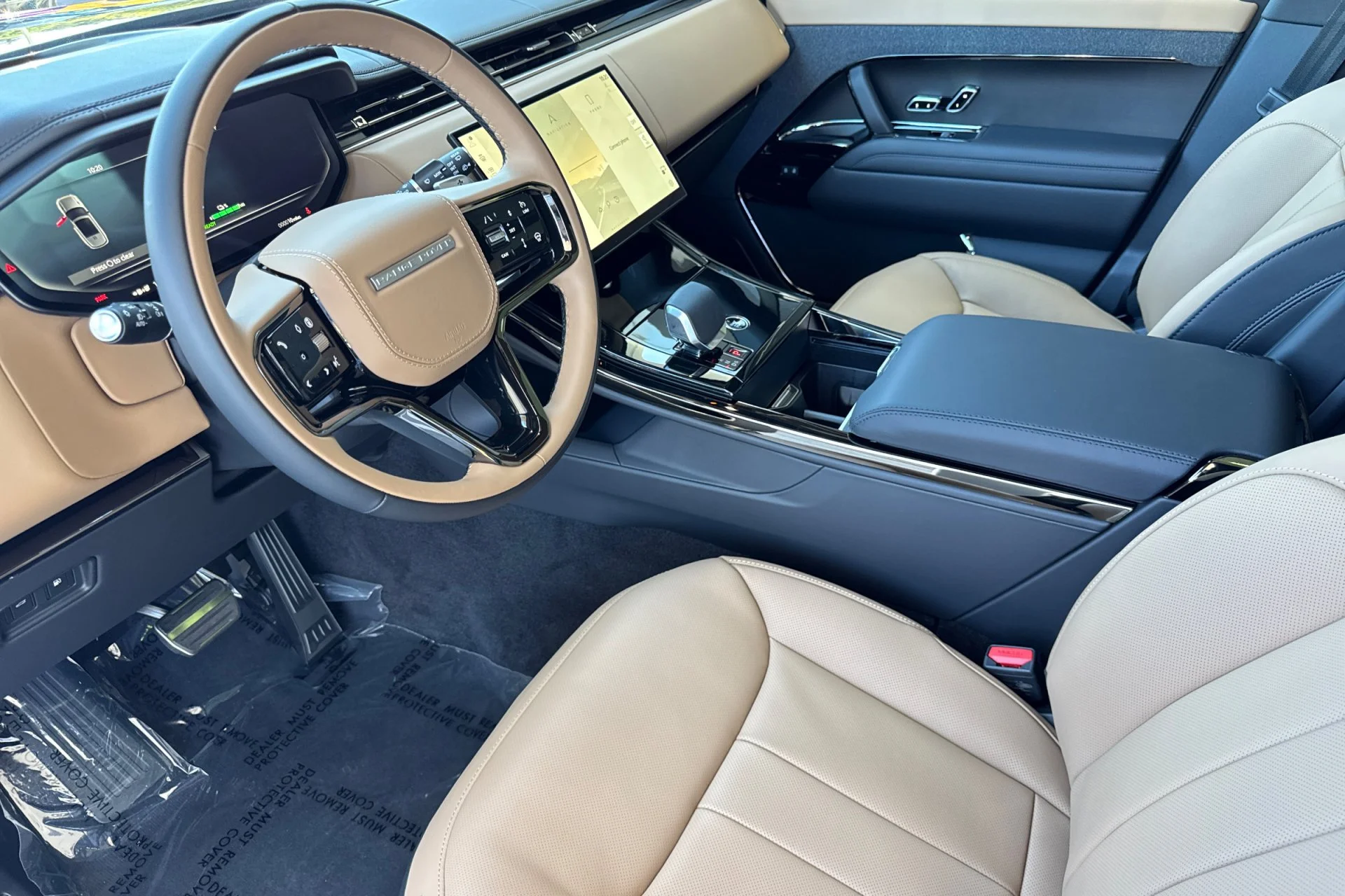 New 2026 British Racing Green Land Rover Dynamic SE image 13