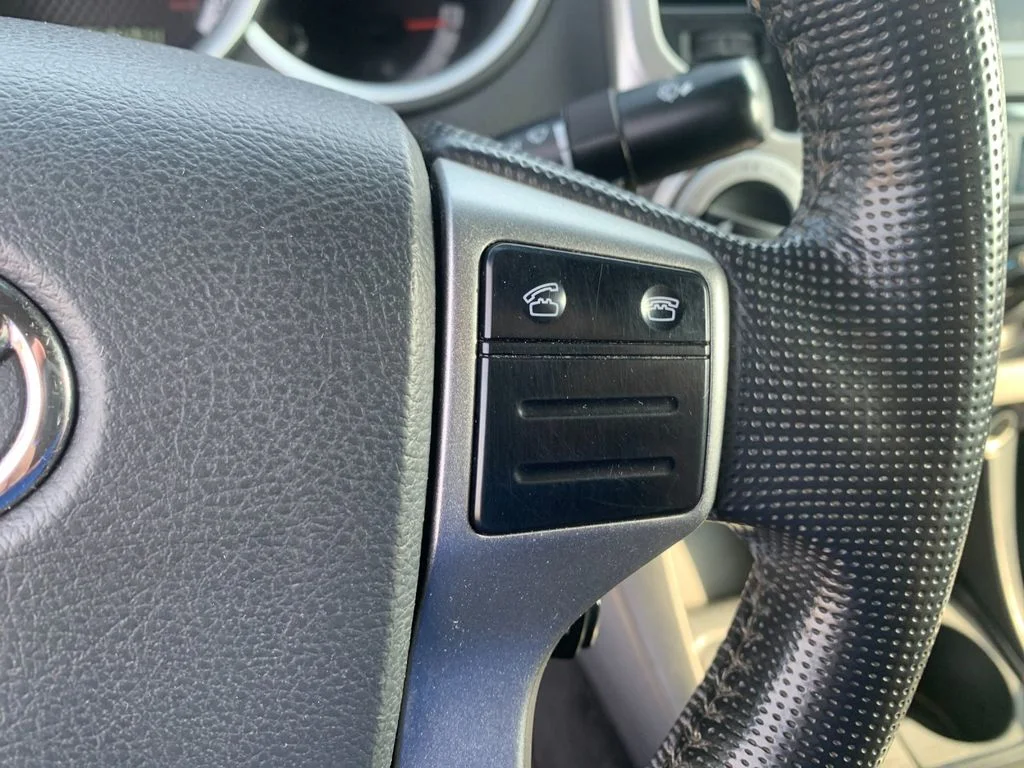 Used 2013 Silver Toyota Base image 28