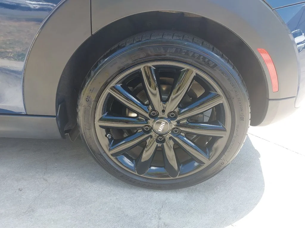 Used 2018 Blue MINI Base image 30