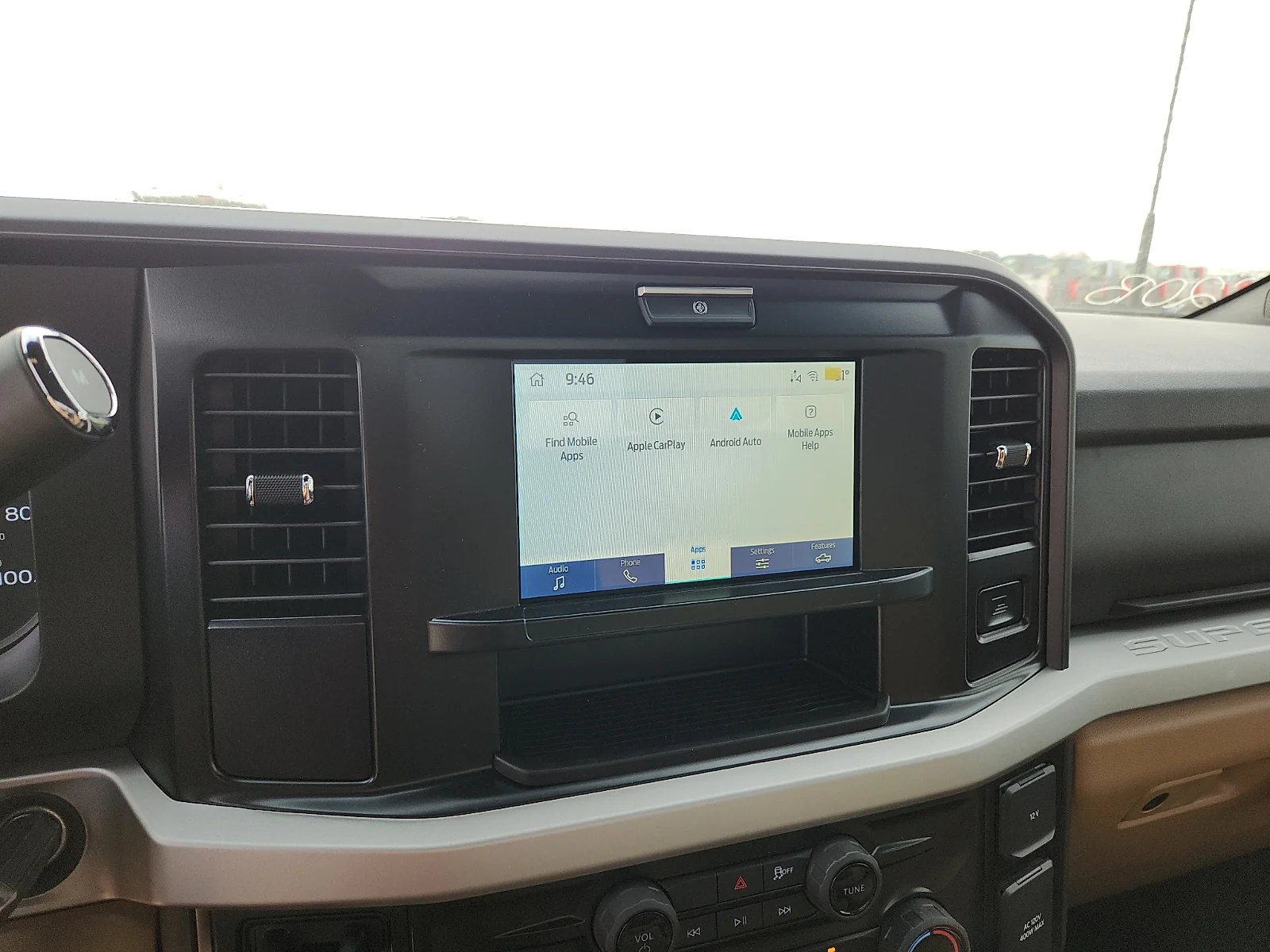 New 2027 Oxford White Ford XLT image 24