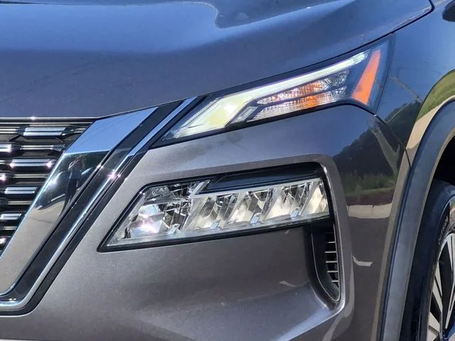 Used 2023 Gray Nissan SV image 17