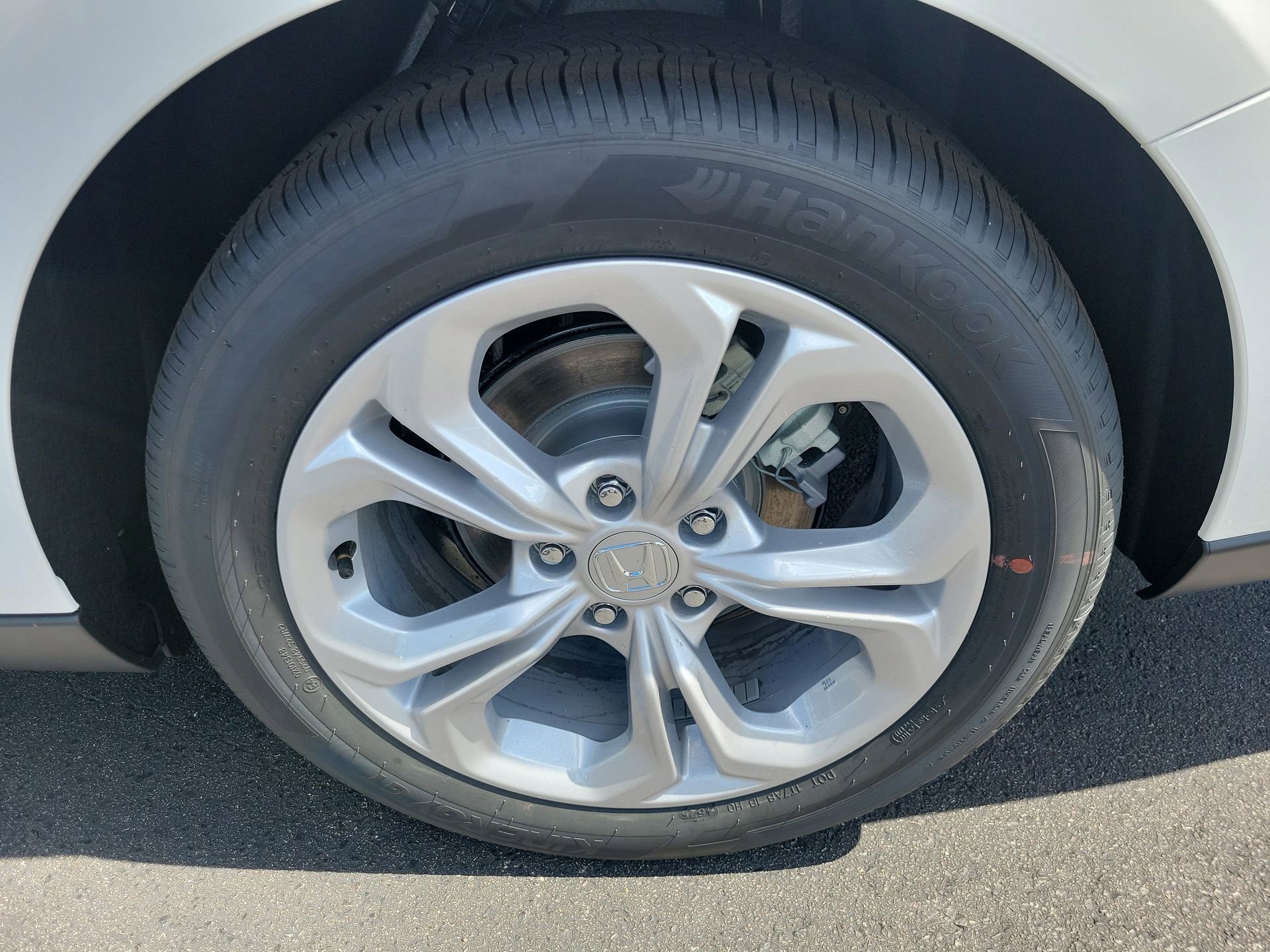 New 2026 Platinum White Pearl Honda LX image 13