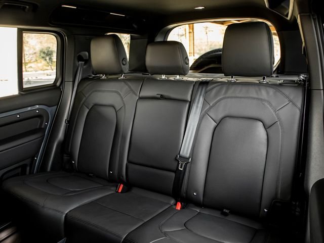 New 2025 Tasman Blue Land Rover S image 21
