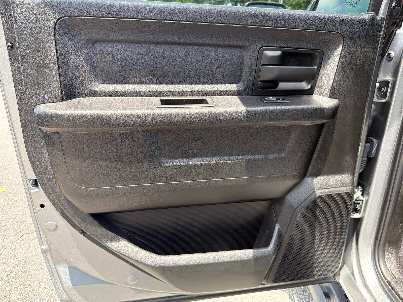 Used 2020 Billet Silver Metallic Clearcoat Ram Tradesman image 22