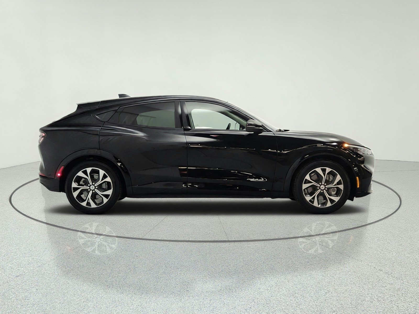 Used 2021 Shadow Black Ford Premium RWD image 4