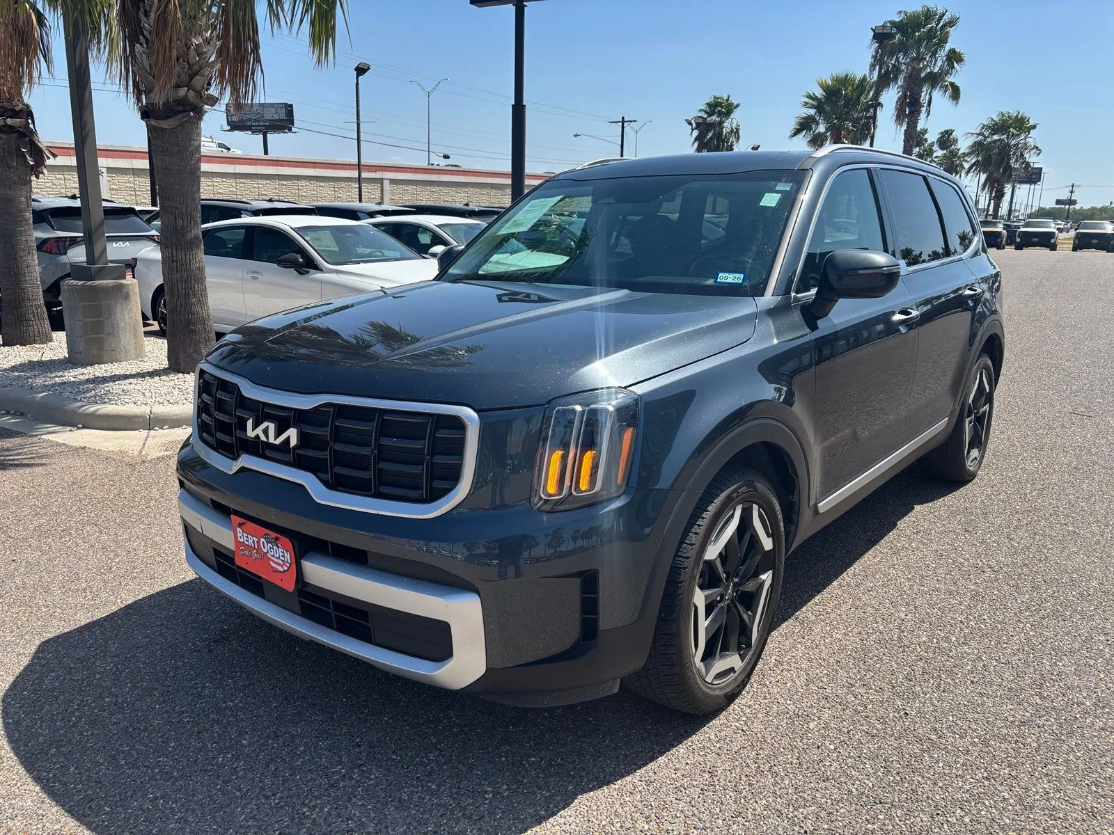 Used 2024 Gray Kia S image 3