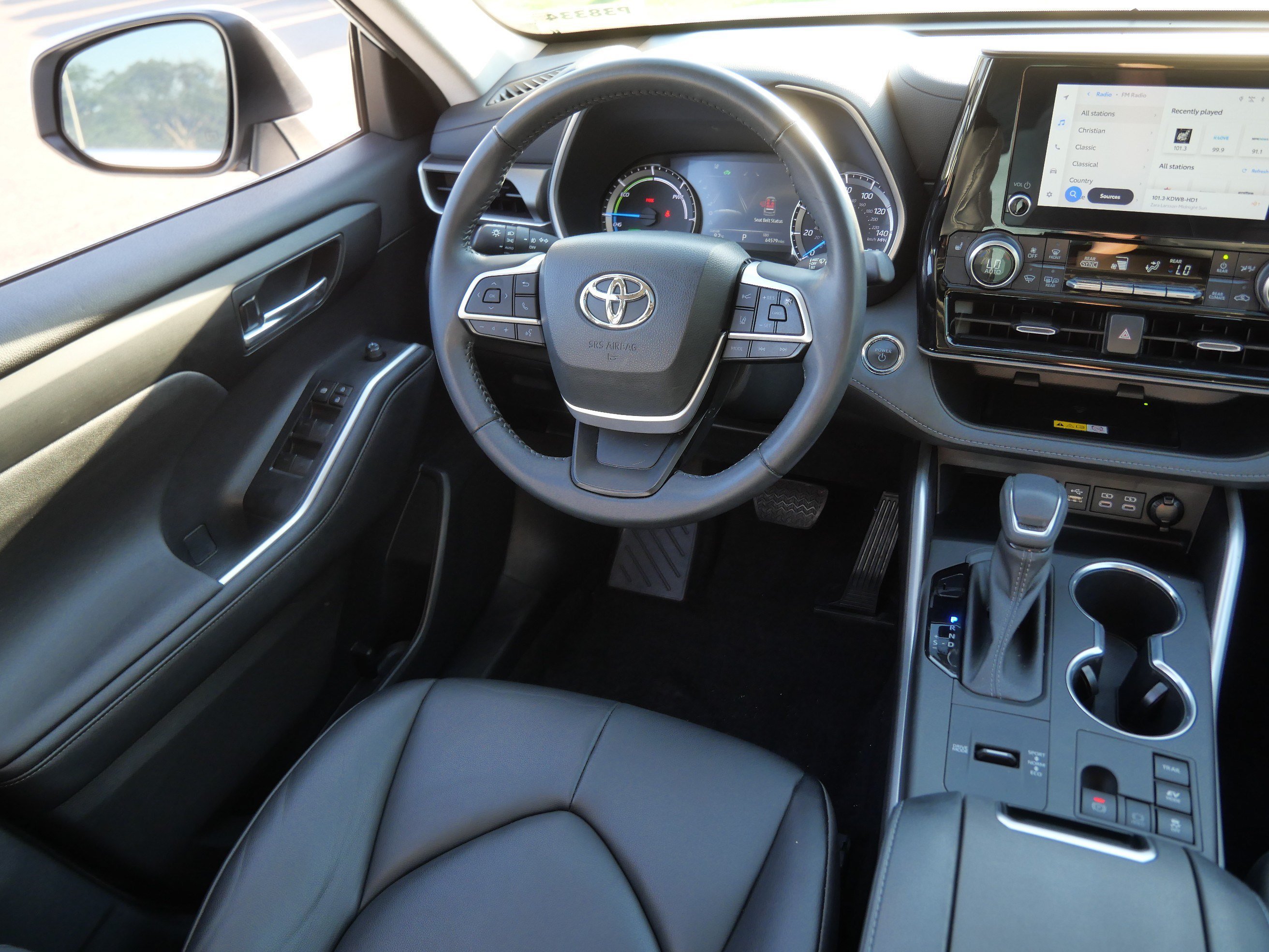 Certified Used 2020 Blizzard Pearl Toyota Limited image 9
