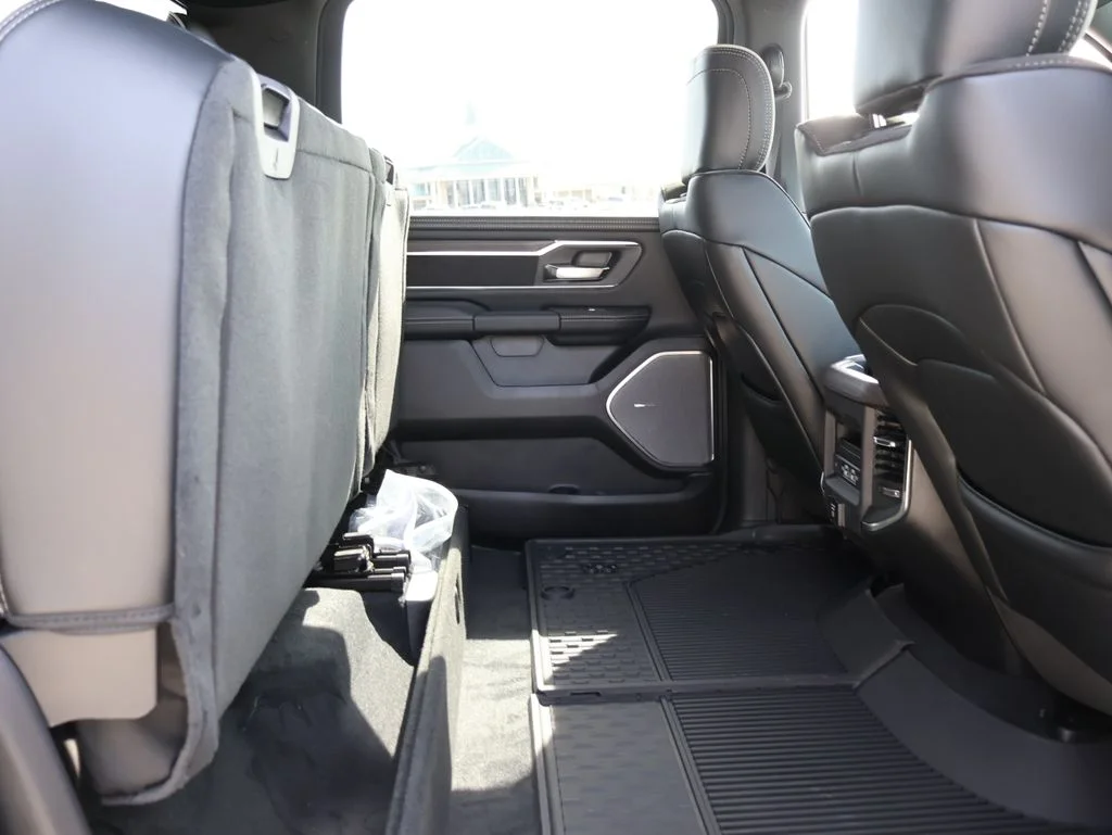 New 2026 Diamond Black Crystal Pearl-Coat Exterior Paint RAM Laramie image 12