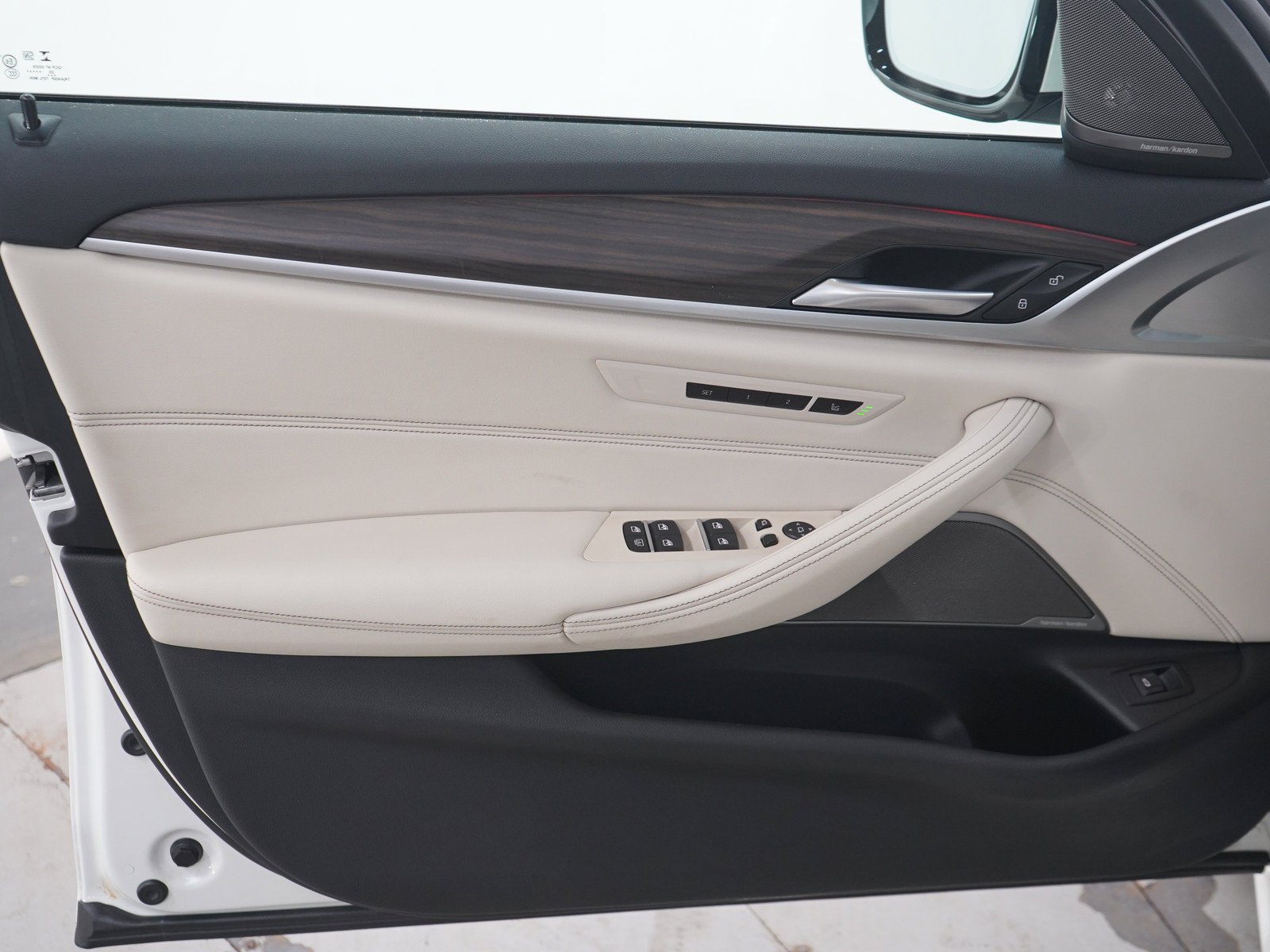 Used 2021 Alpine White BMW 540i xDrive image 20