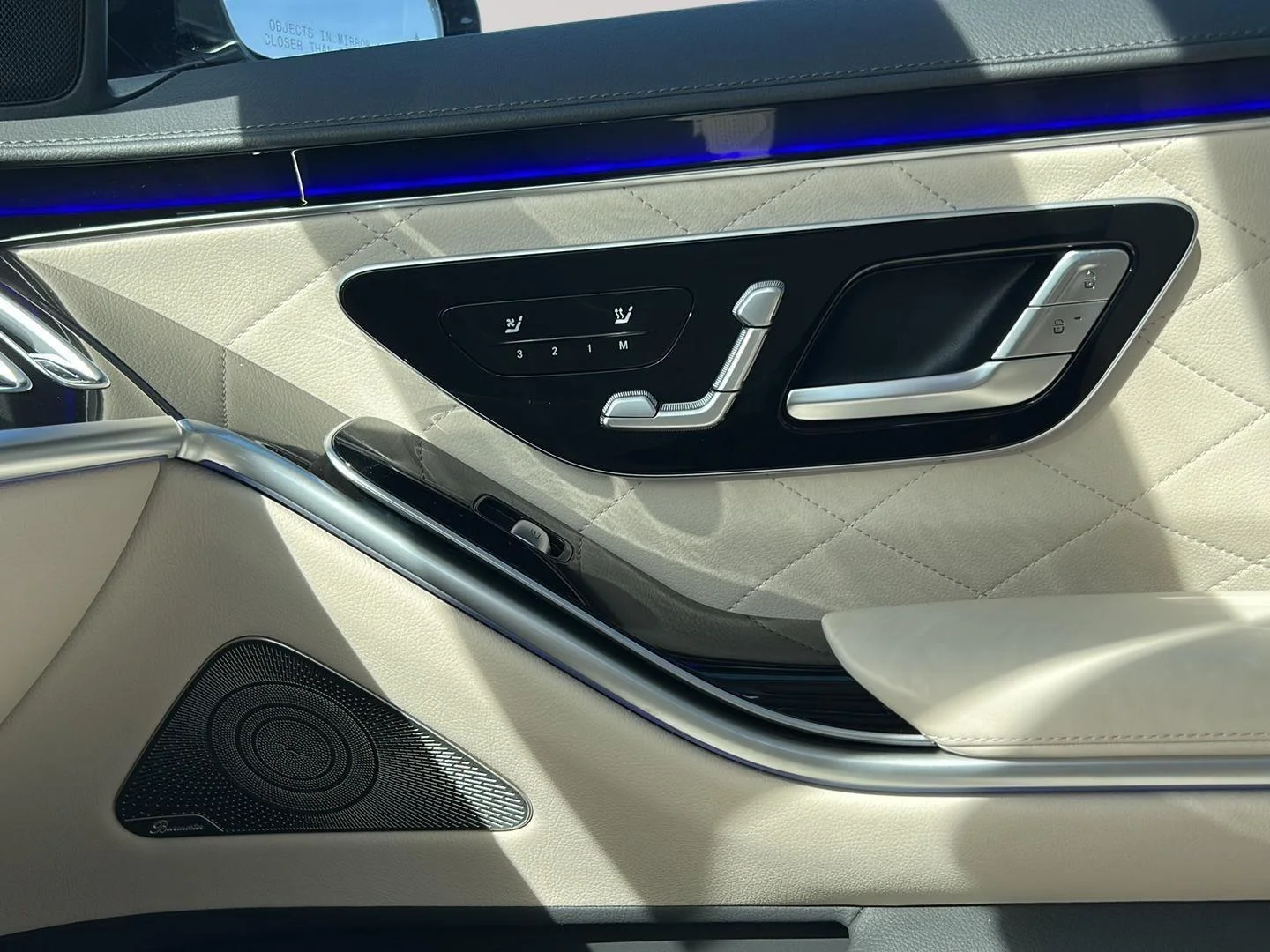 New 2026 MANUFAKTUR Moonlight White Metallic Mercedes-Benz S 580 image 23